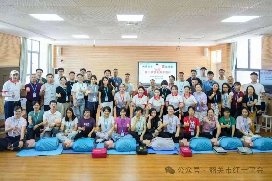 筑牢校园健康防线，提升急救能力